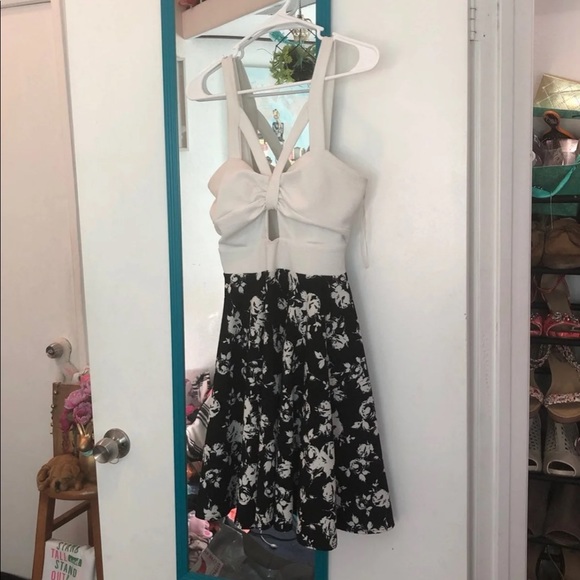White And Black Dress - Picture 1 of 4